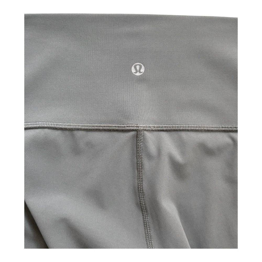 Lululemon Women’s Sage Green Leggings! Size 6! - Picture 2 of 5